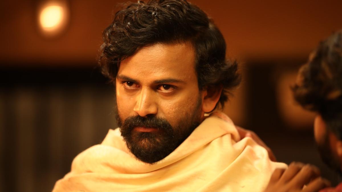 ‘Head Bush’ review Dhananjaya shines in a promising but caricaturish